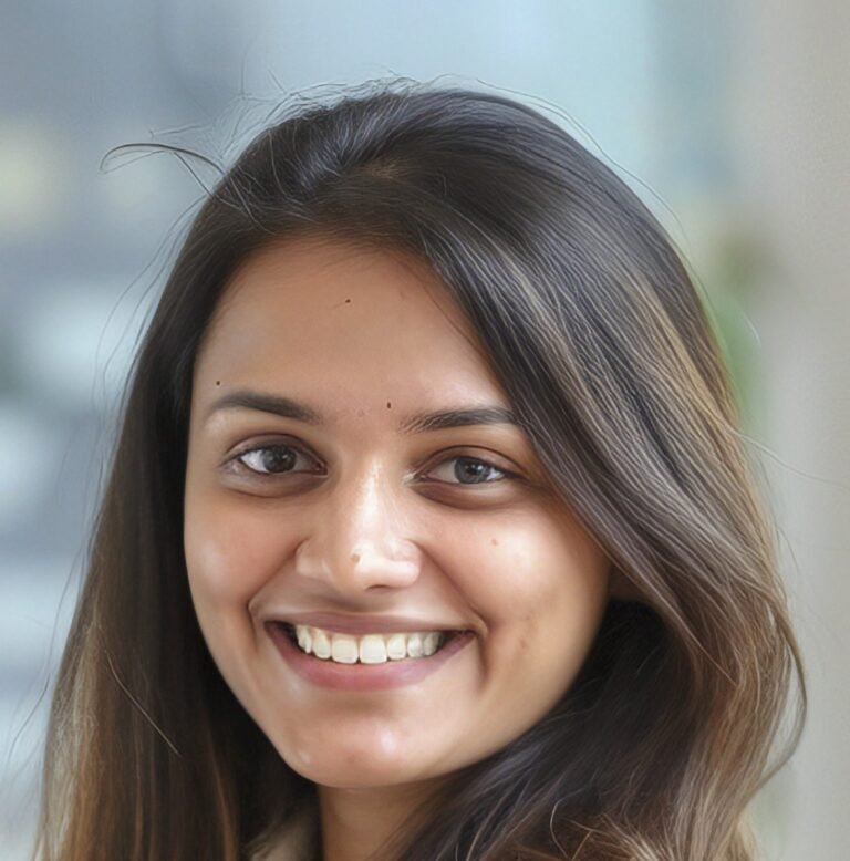 portrait-indian-pregnant-woman